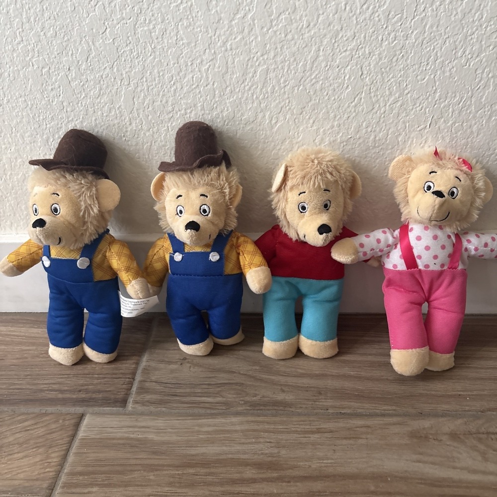 PBS Kids The Berenstain Bears Stuffed Plush Family Set Of 4
